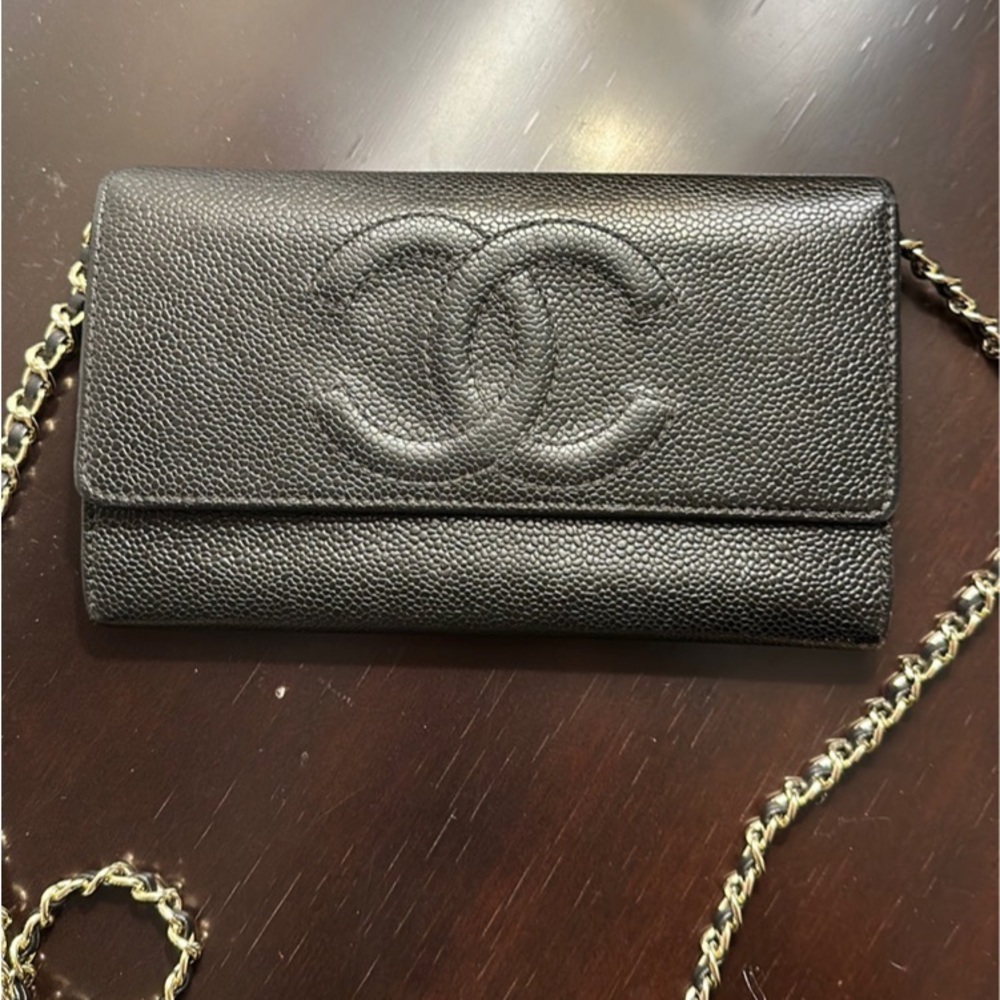 Chanel wallet on chain